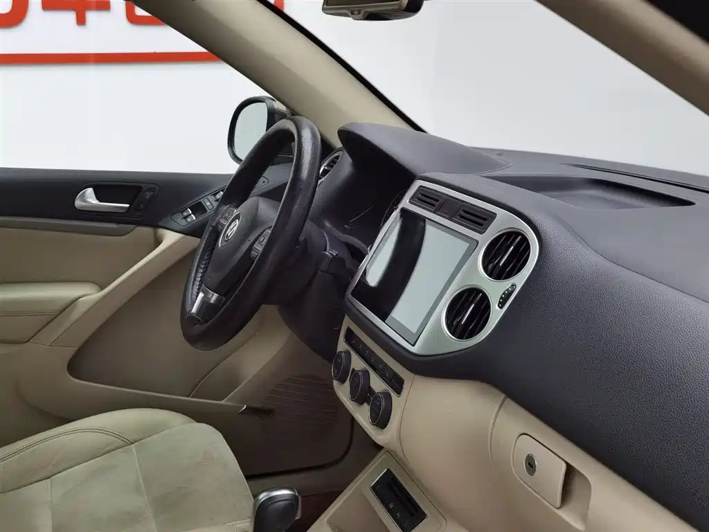 Volkswagen Tiguan 2015 — фото 22