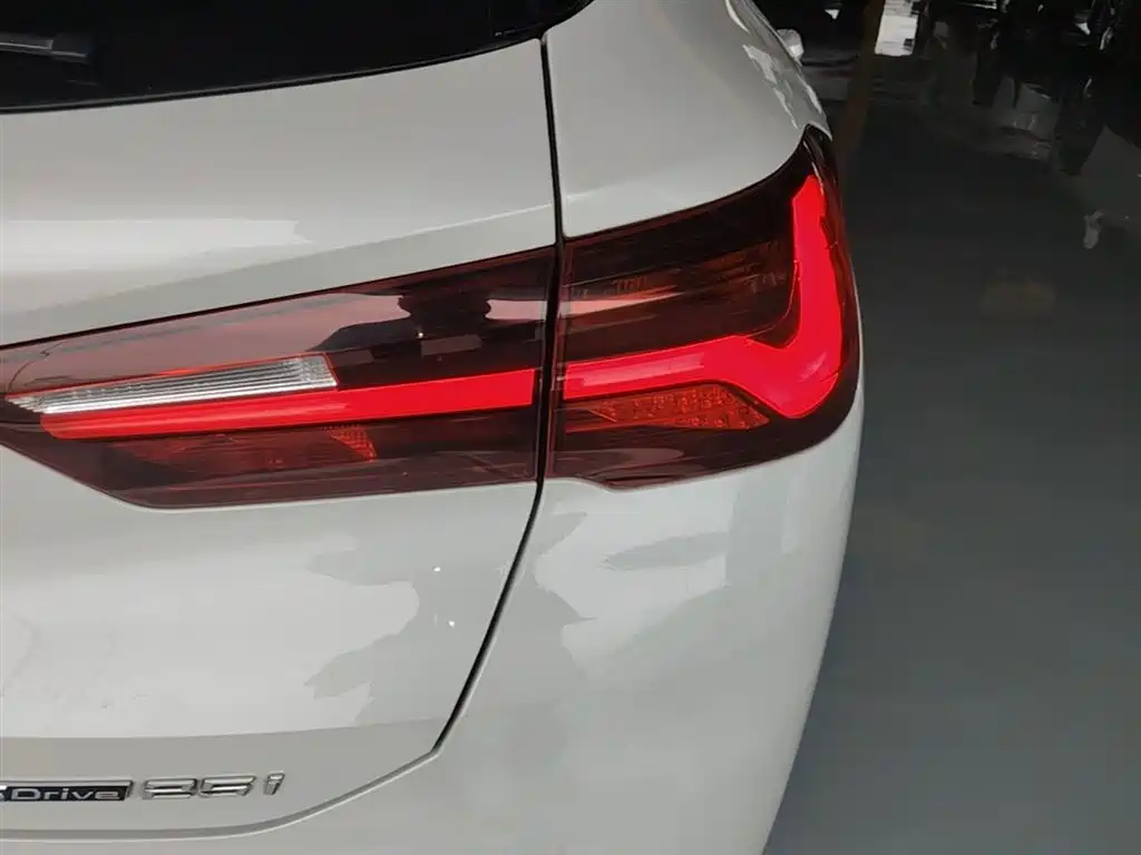 BMW X2 2022 — фото 8