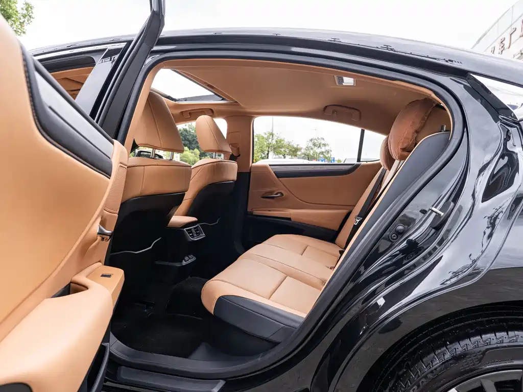 Lexus ES 2025 — фото 10