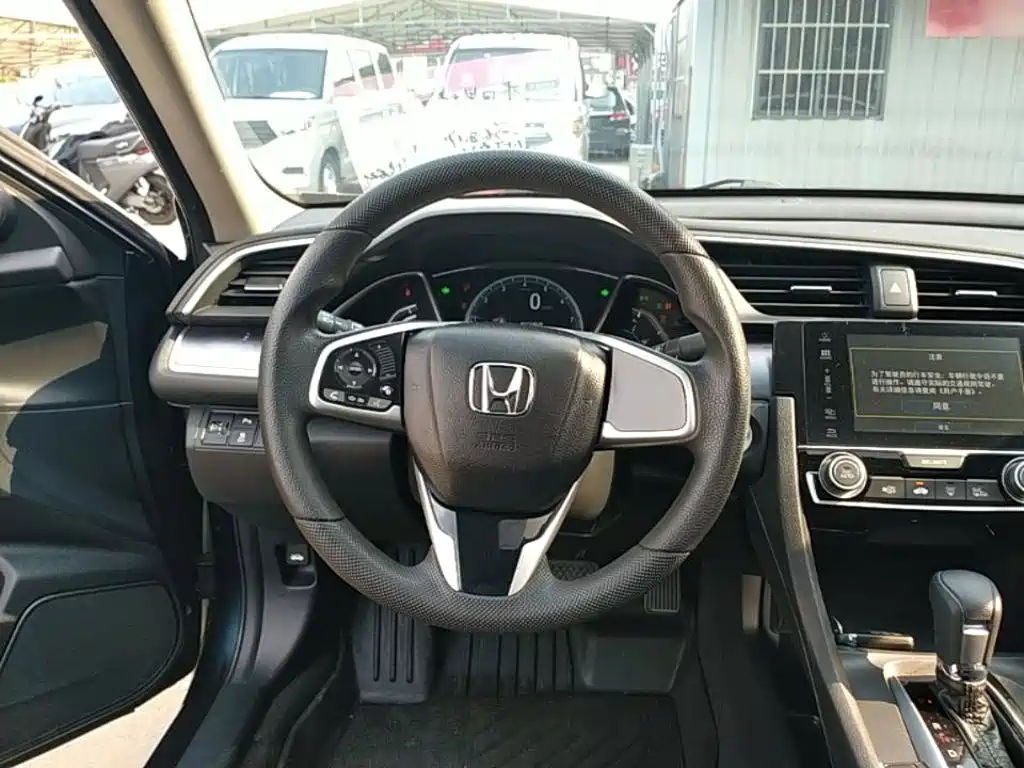 Honda Civic 2017 — фото 11