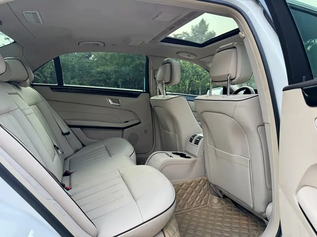Mercedes-Benz E-Class 2015 — фото 15