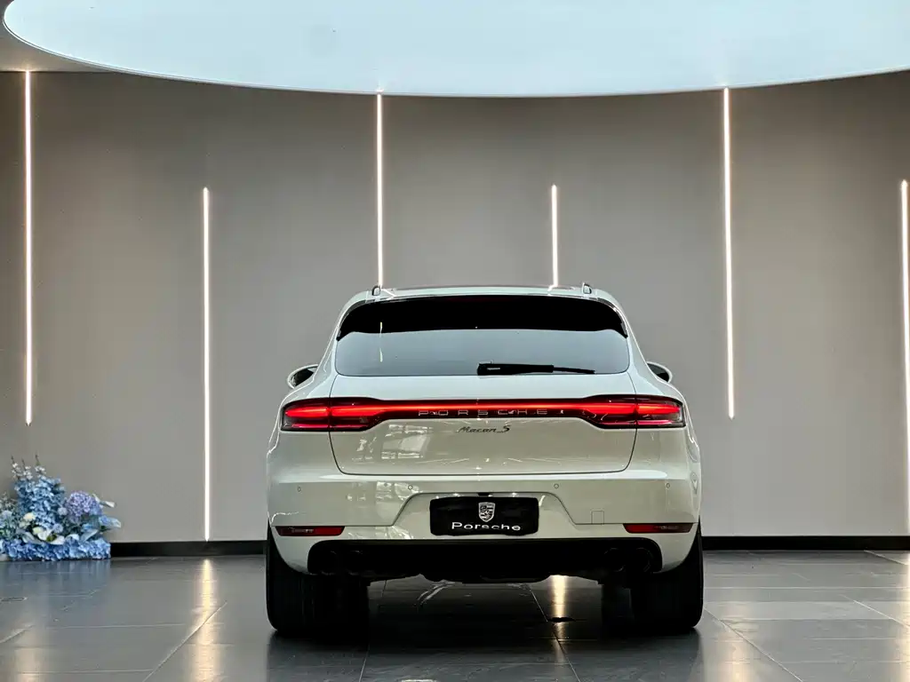 Porsche Macan 2020 — фото 10