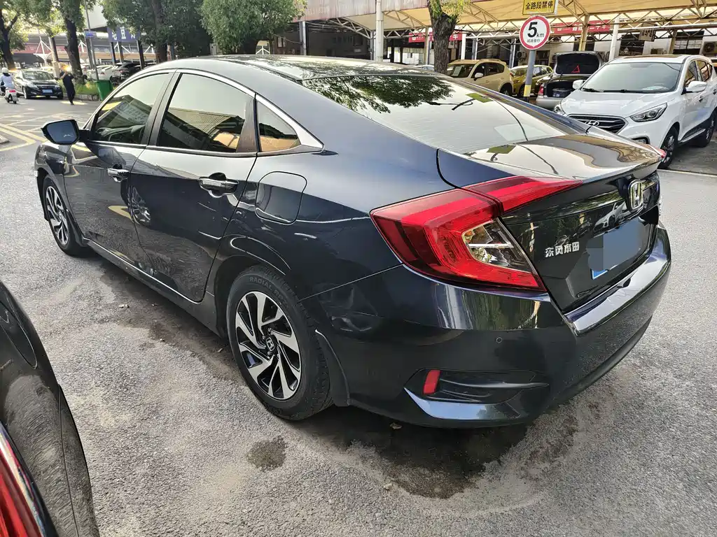 Honda Civic 2019 — фото 12