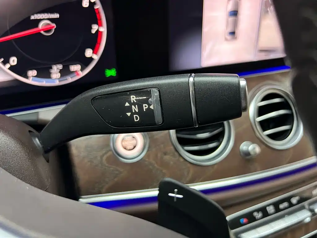 Mercedes-Benz E-Class 2020 — фото 24