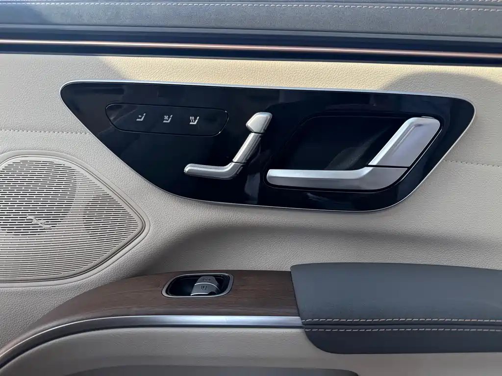 Mercedes-Benz EQS 2025 — фото 11