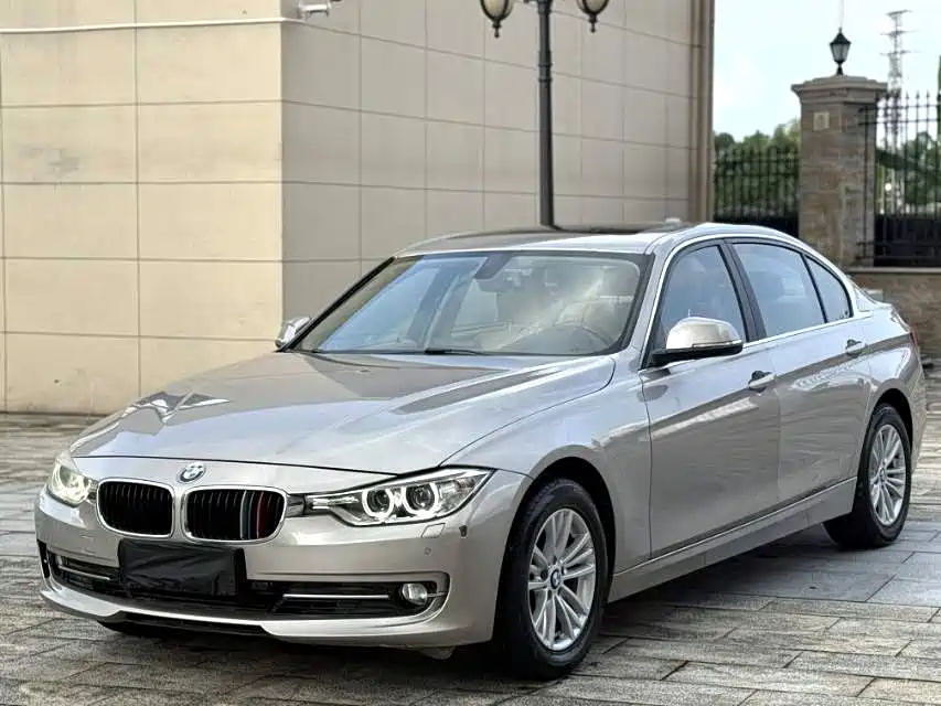 BMW 3 Series 2013 — фото 1