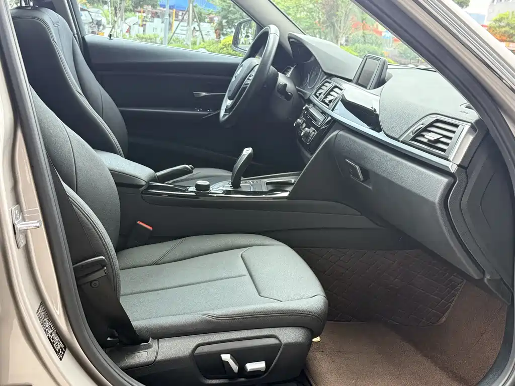 BMW 3 Series 2016 — фото 11