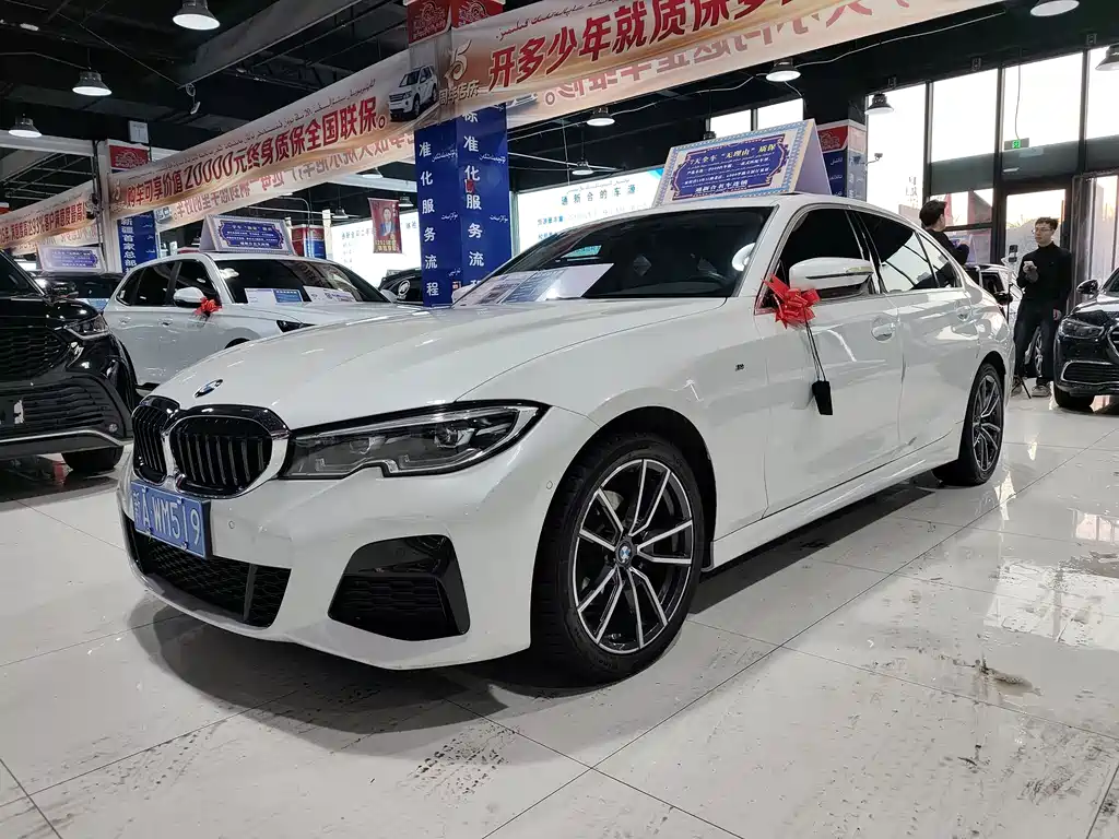 BMW 3 Series 2023 — фото 1