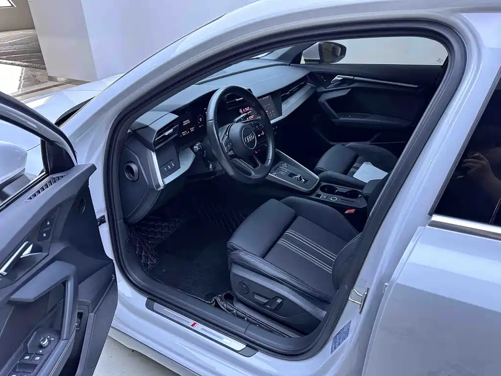 Audi A3 2022 — фото 10