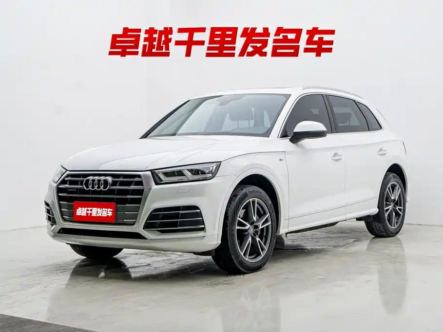 Audi Q5L 2019 — фото 1