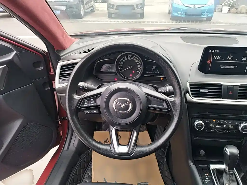 Mazda 3 Axela 2019 — фото 11