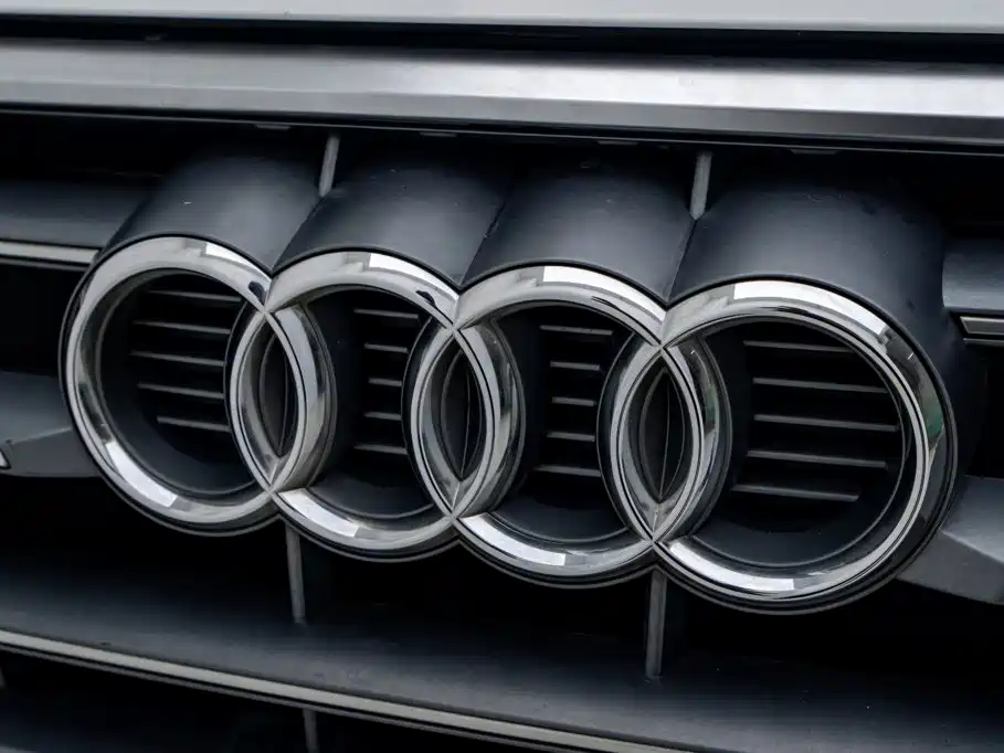 Audi Q5L 2019 — фото 21