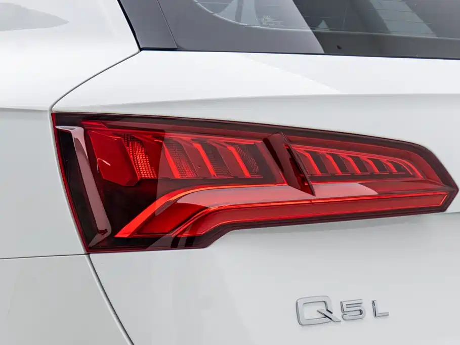 Audi Q5L 2019 — фото 26