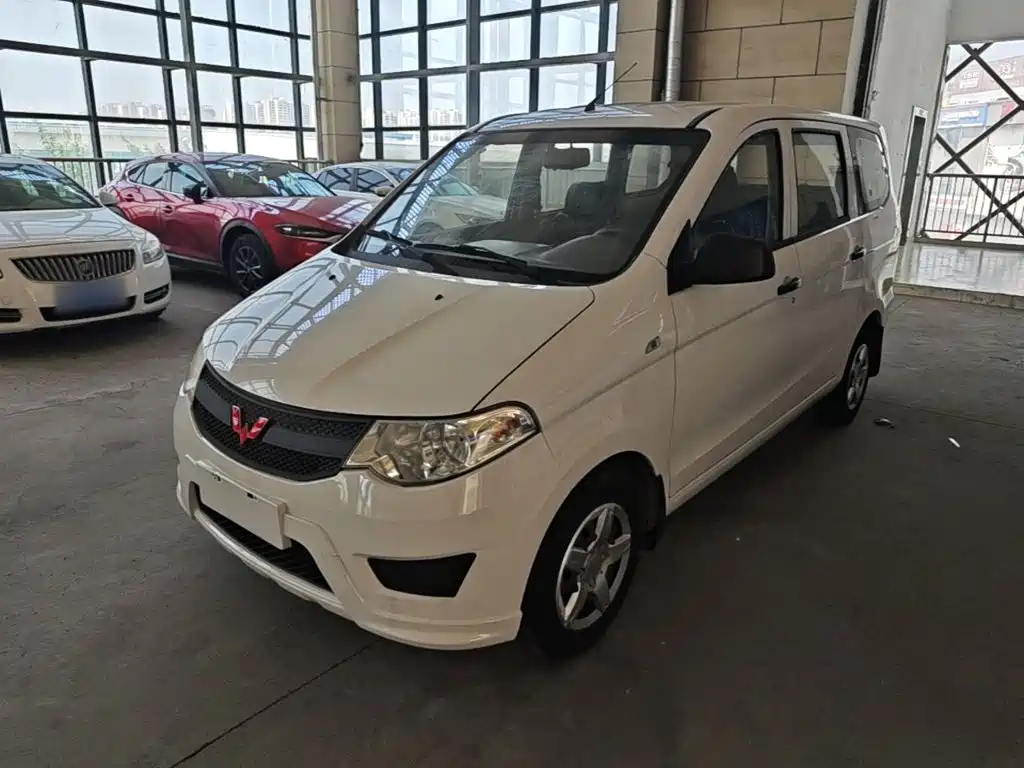 Wuling Hongguang 2019 — фото 1