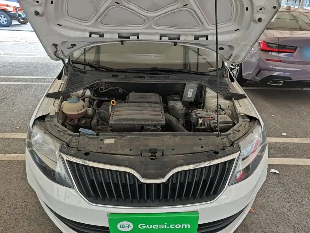 Skoda Rapid 2017 — фото 20