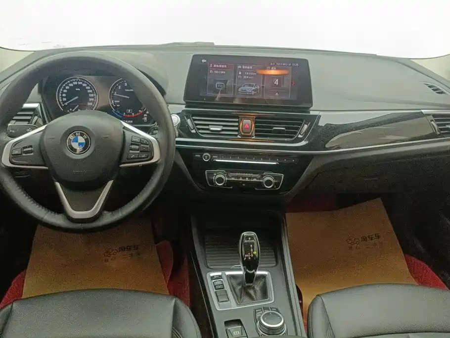 BMW 1 Series 2022 — фото 12
