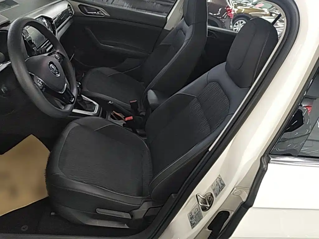 Volkswagen T-Cross 2020 — фото 11