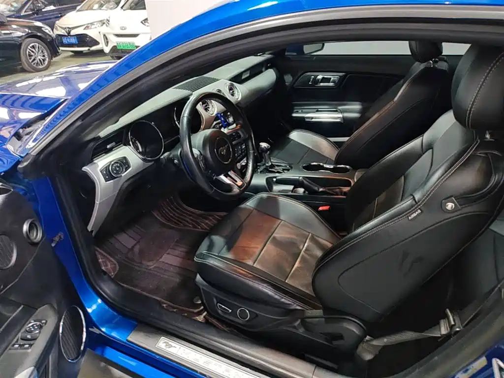 Ford Mustang 2018 — фото 14