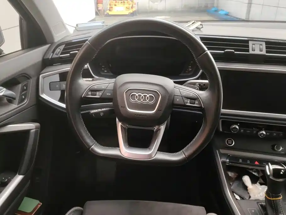 Audi Q3 2022 — фото 15