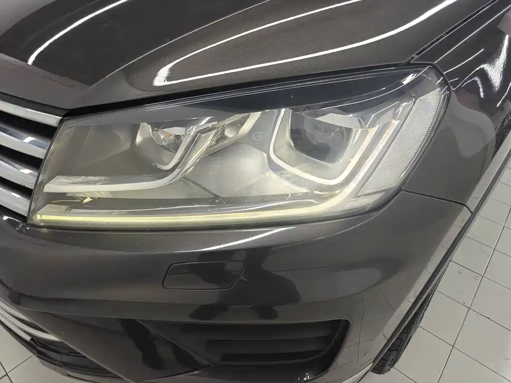 Volkswagen Touareg 2016 — фото 10