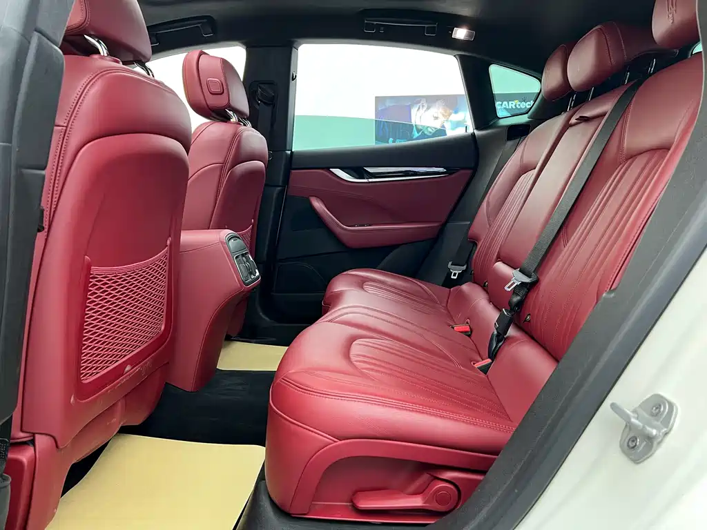 Maserati Levante 2019 — фото 25