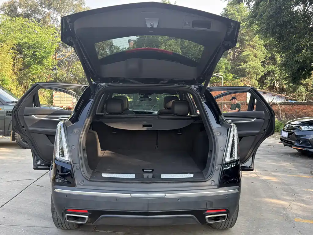 Cadillac XT5 2023 — фото 10