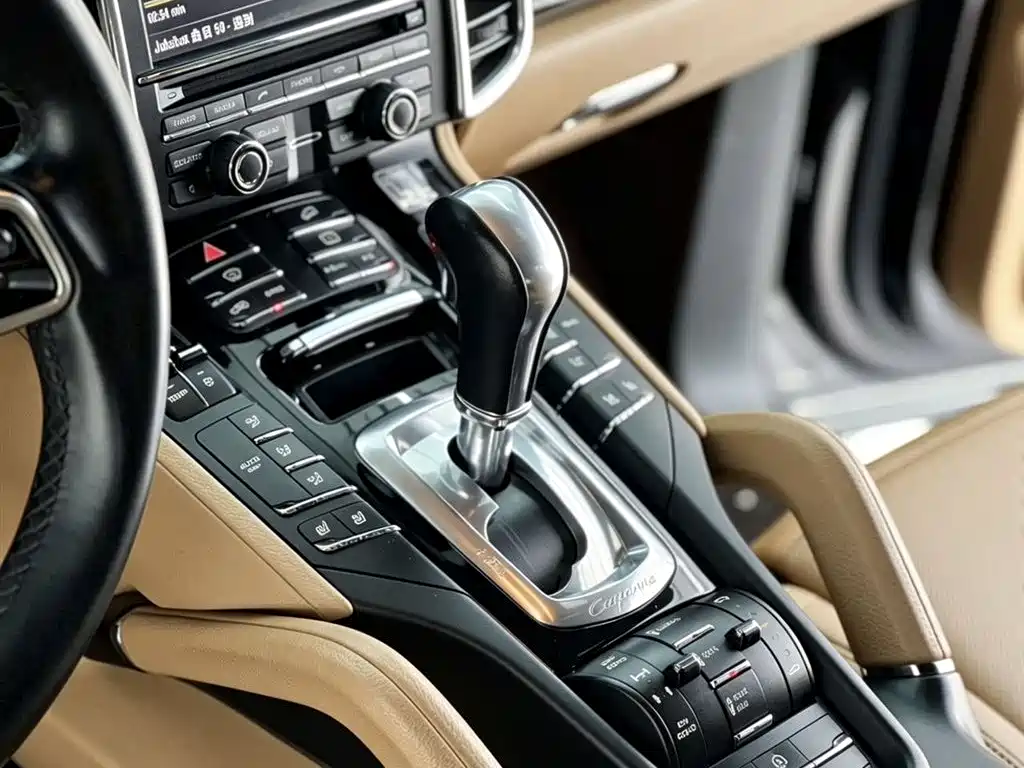Porsche Cayenne 2015 — фото 11