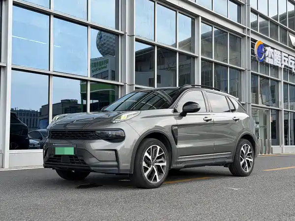 Lynk & Co 01 EM-P 2021