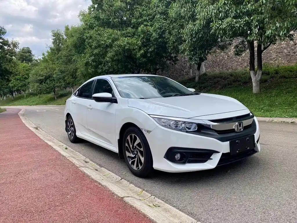 Honda Civic 2018 — фото 9