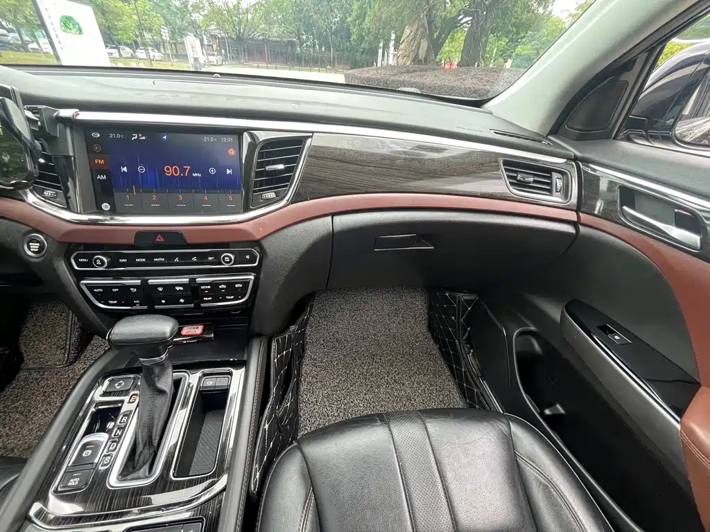 GAC Motor Trumpchi GS8 2017 — фото 10