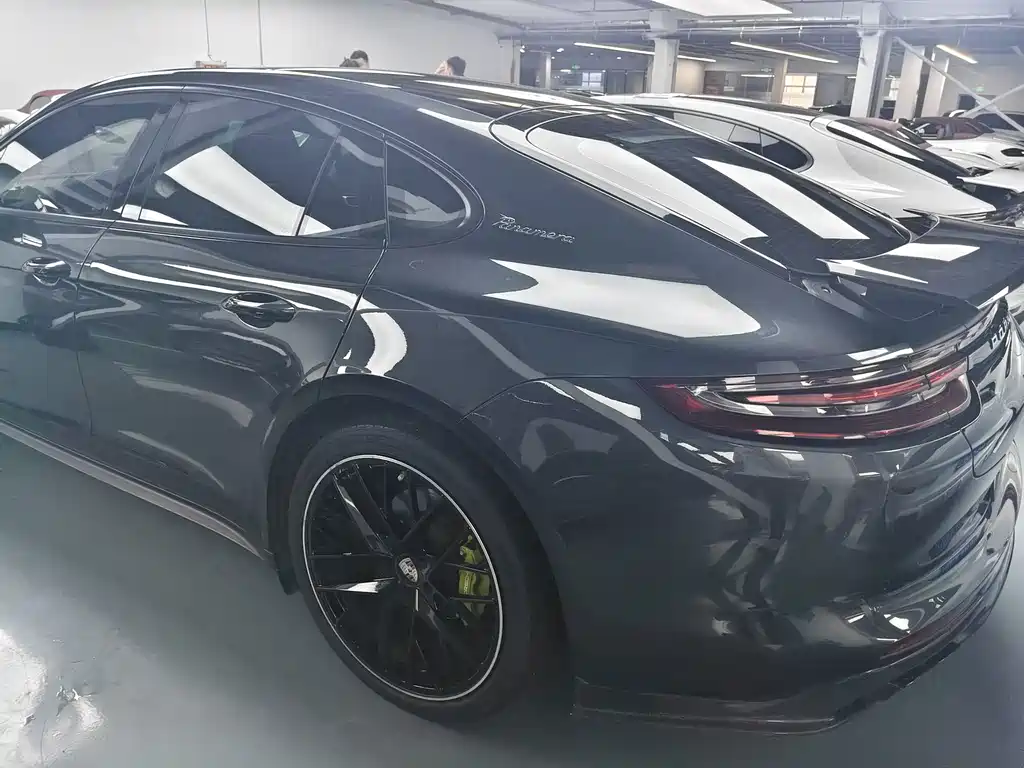 Porsche Panamera 2018 — фото 25