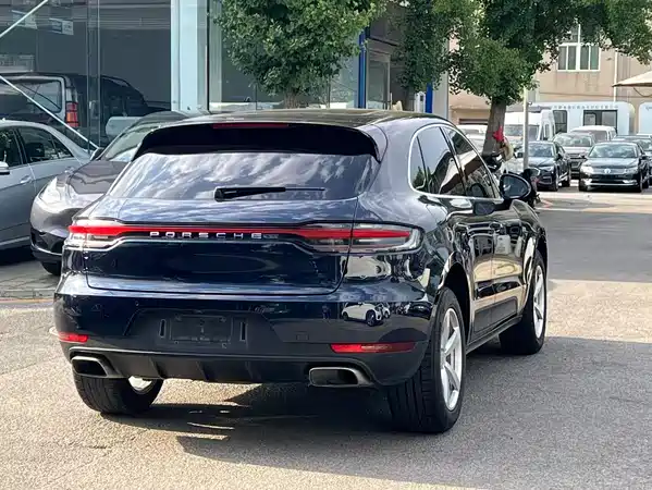Porsche Macan 2021