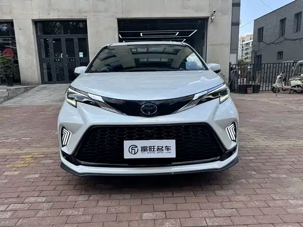 Toyota Granvia 2024