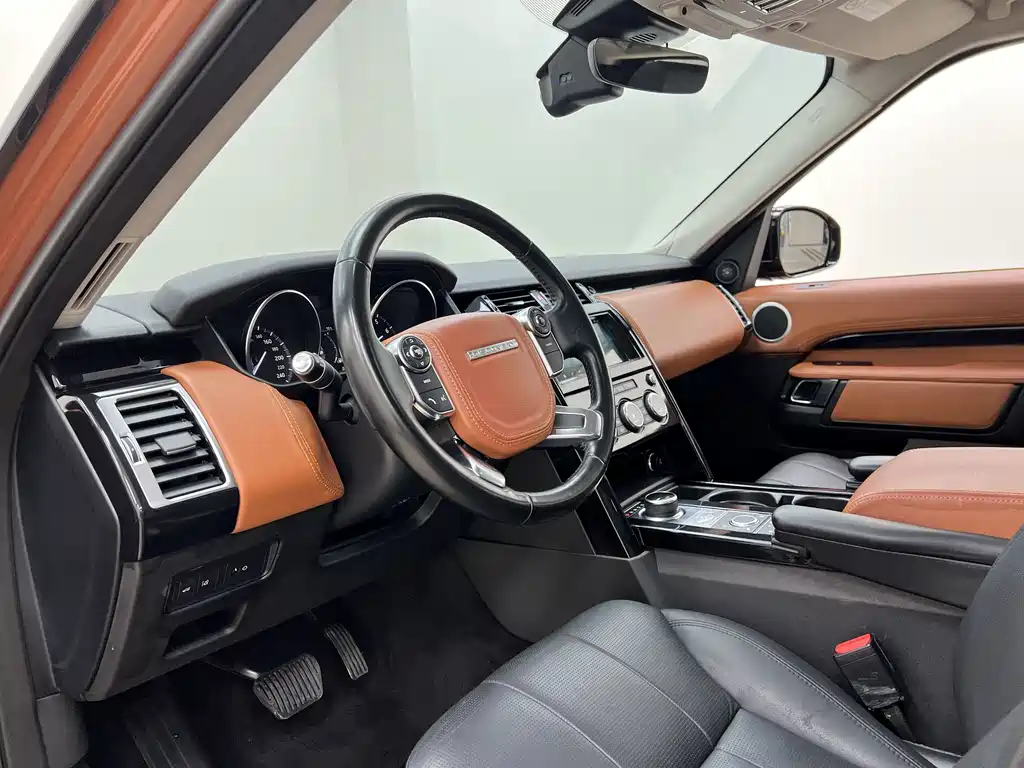 Land Rover Discovery 2018 — фото 12