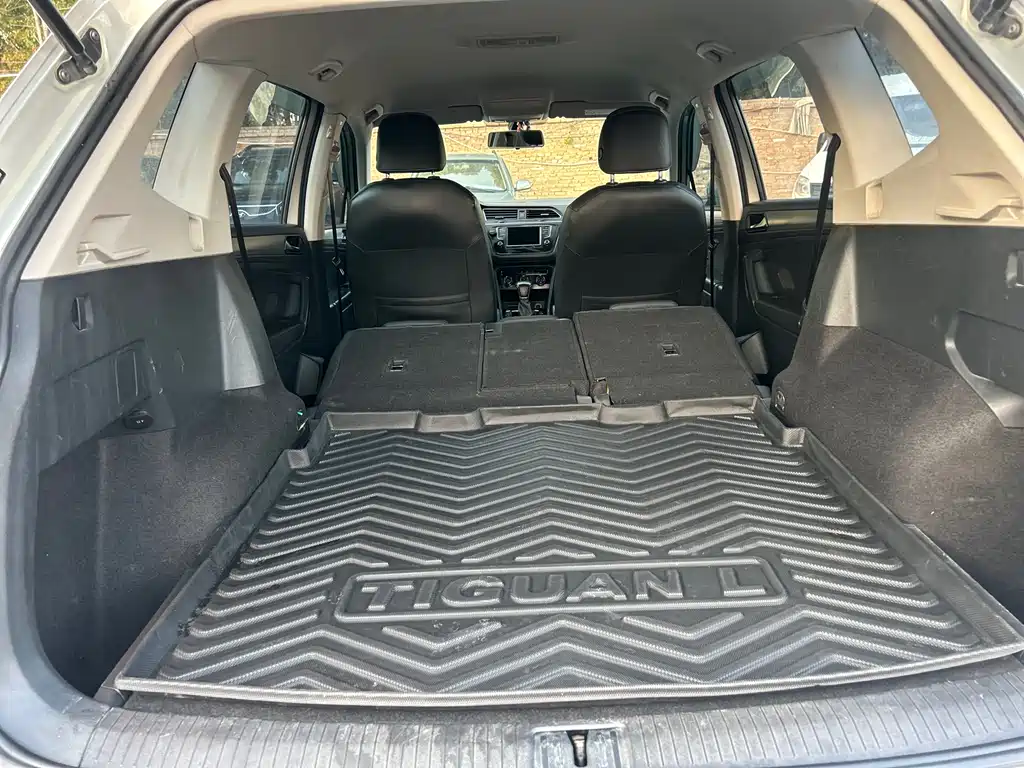 Volkswagen Tiguan L 2017 — фото 38