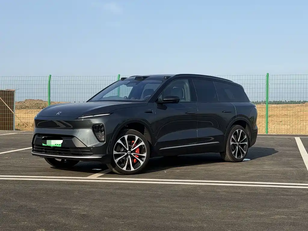 NIO ES8 2025