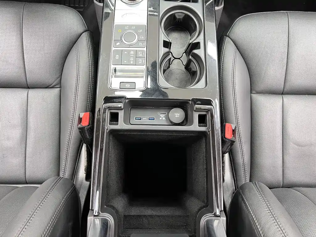 Land Rover Discovery 2018 — фото 27