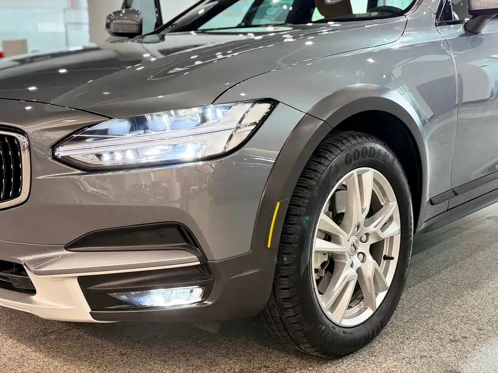 Volvo V90 2019 — фото 18