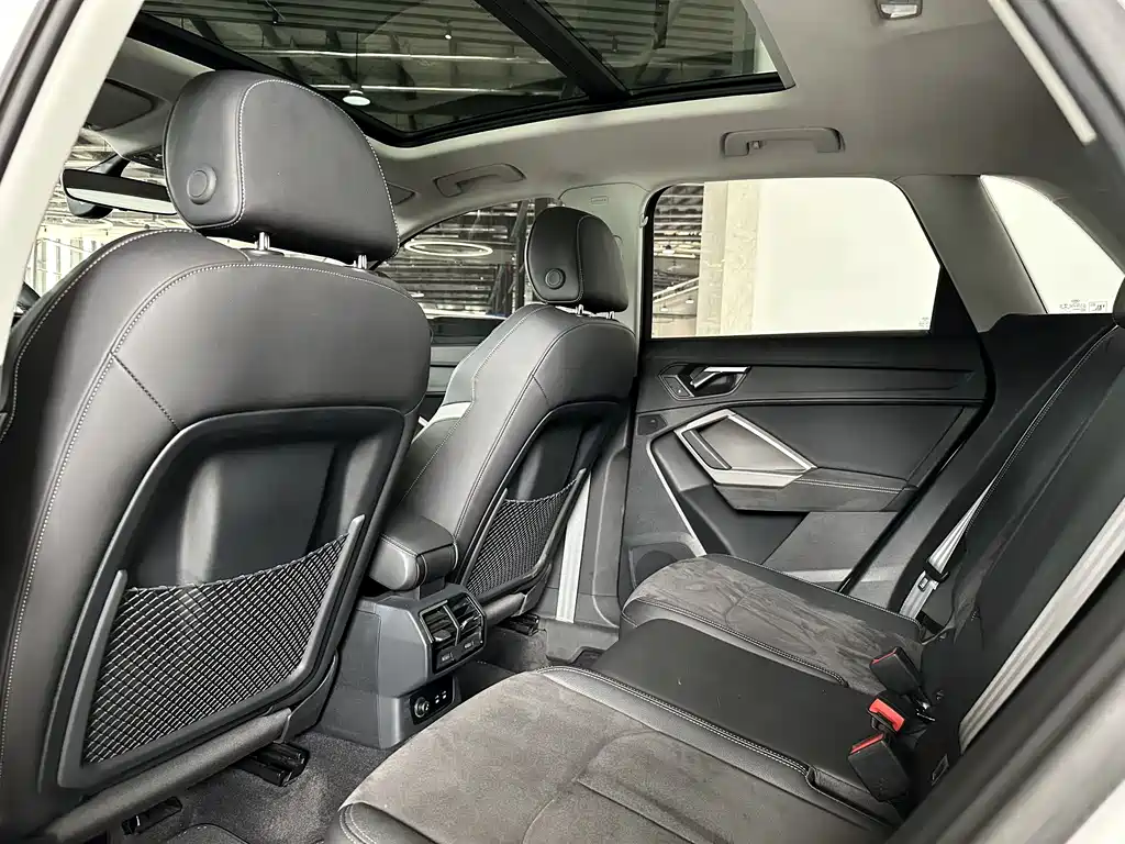 Audi Q3 2022 — фото 12