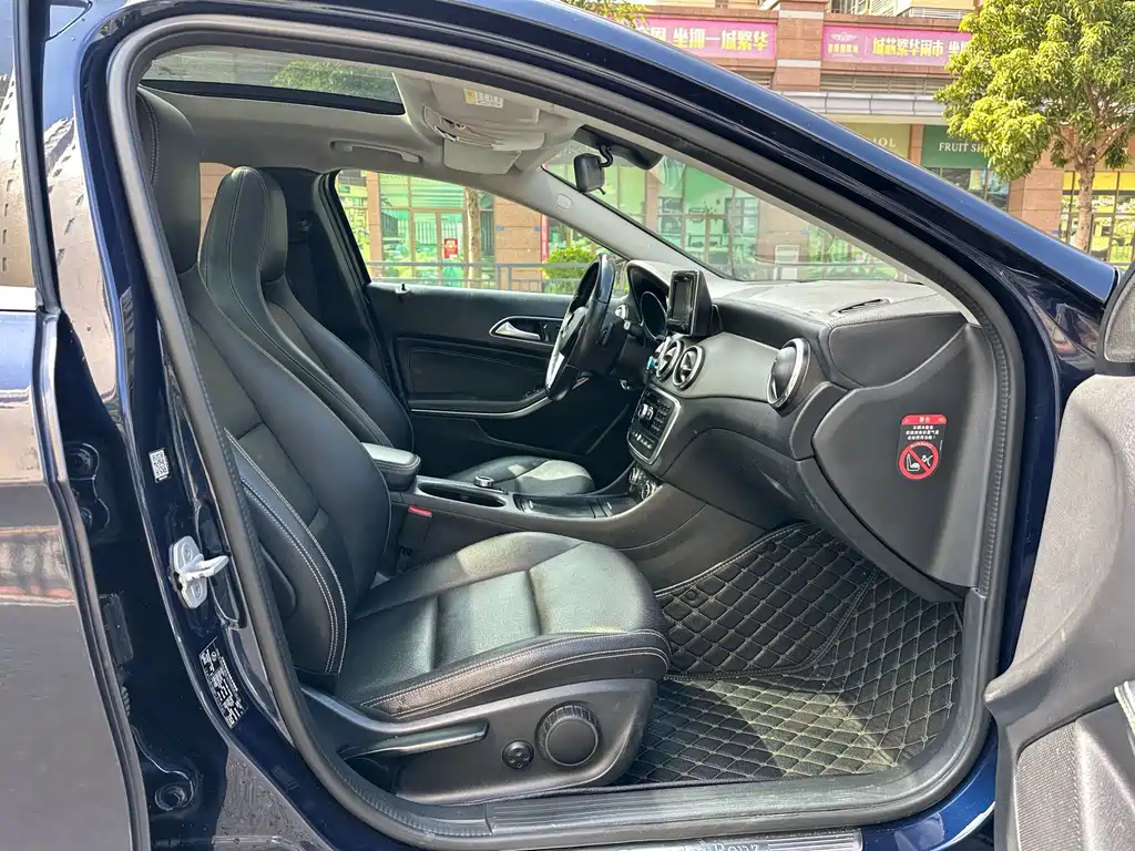 Mercedes-Benz GLA 2015 — фото 12