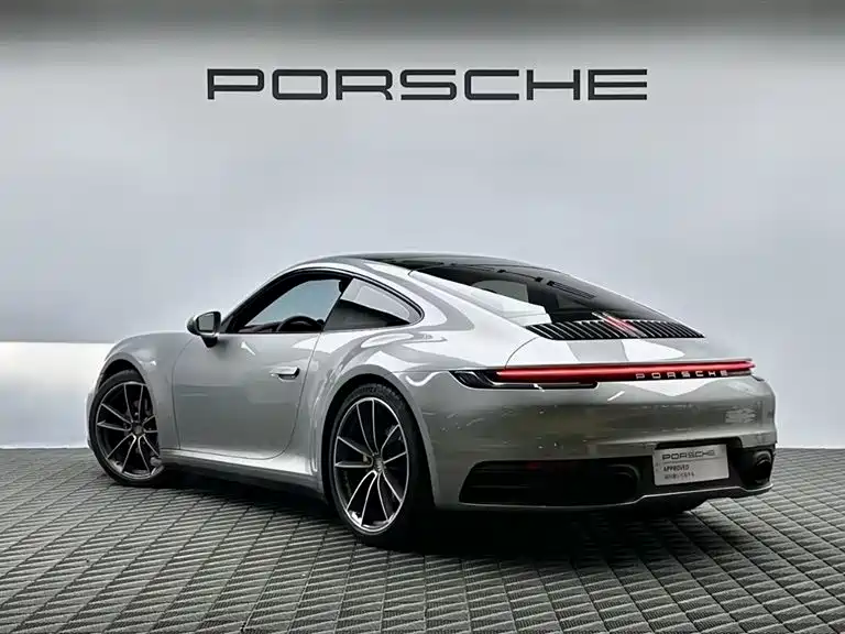 Porsche 911 2024 — фото 6