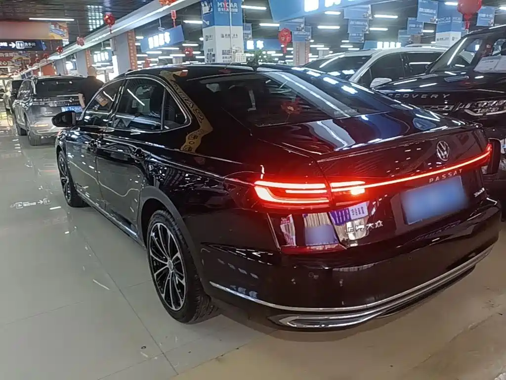 Volkswagen Passat 2023