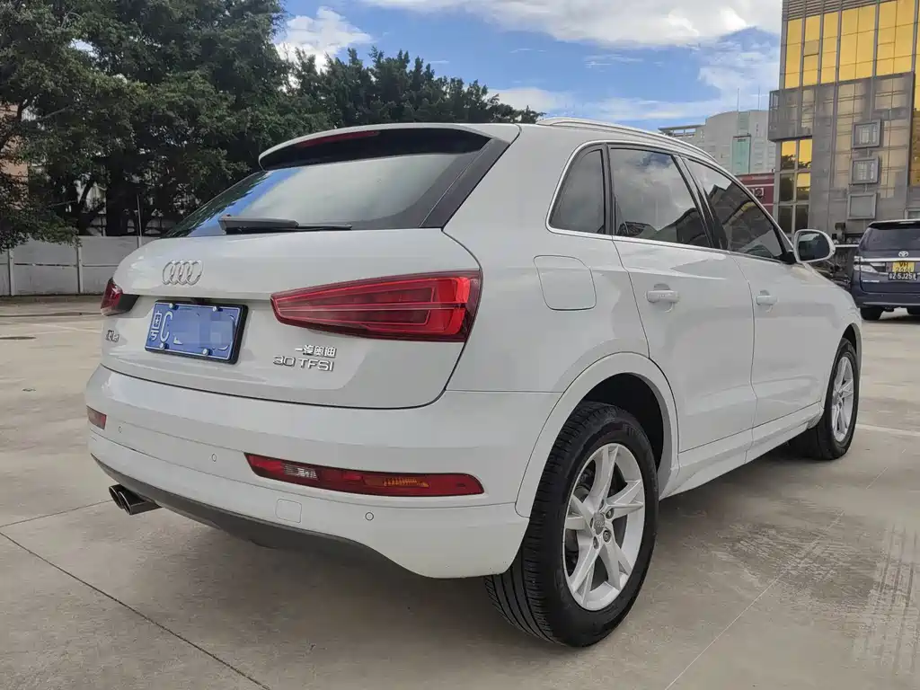 Audi Q3 2017 — фото 12