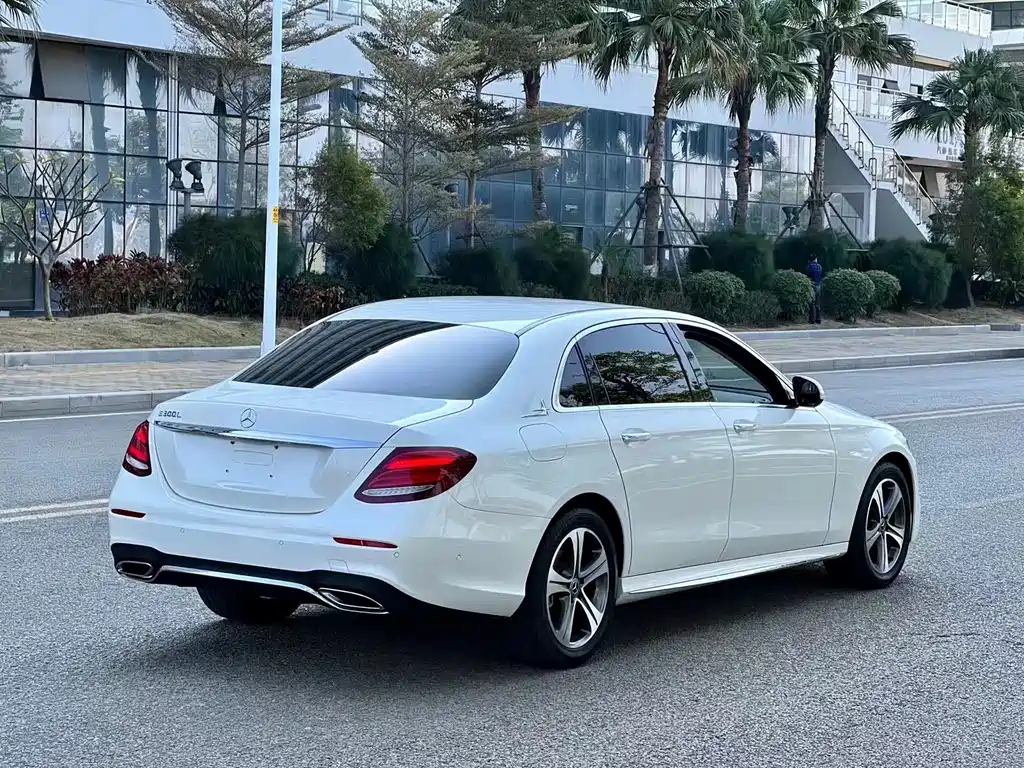 Mercedes-Benz E-Class 2018 — фото 9