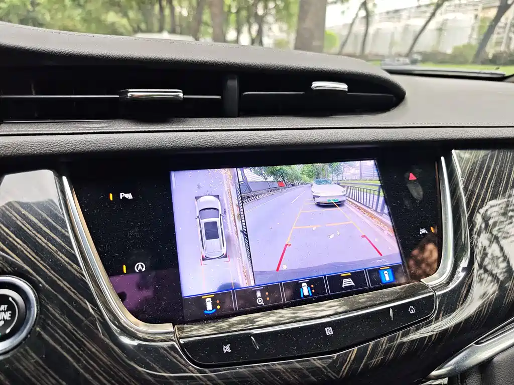 Cadillac XT6 2021 — фото 14