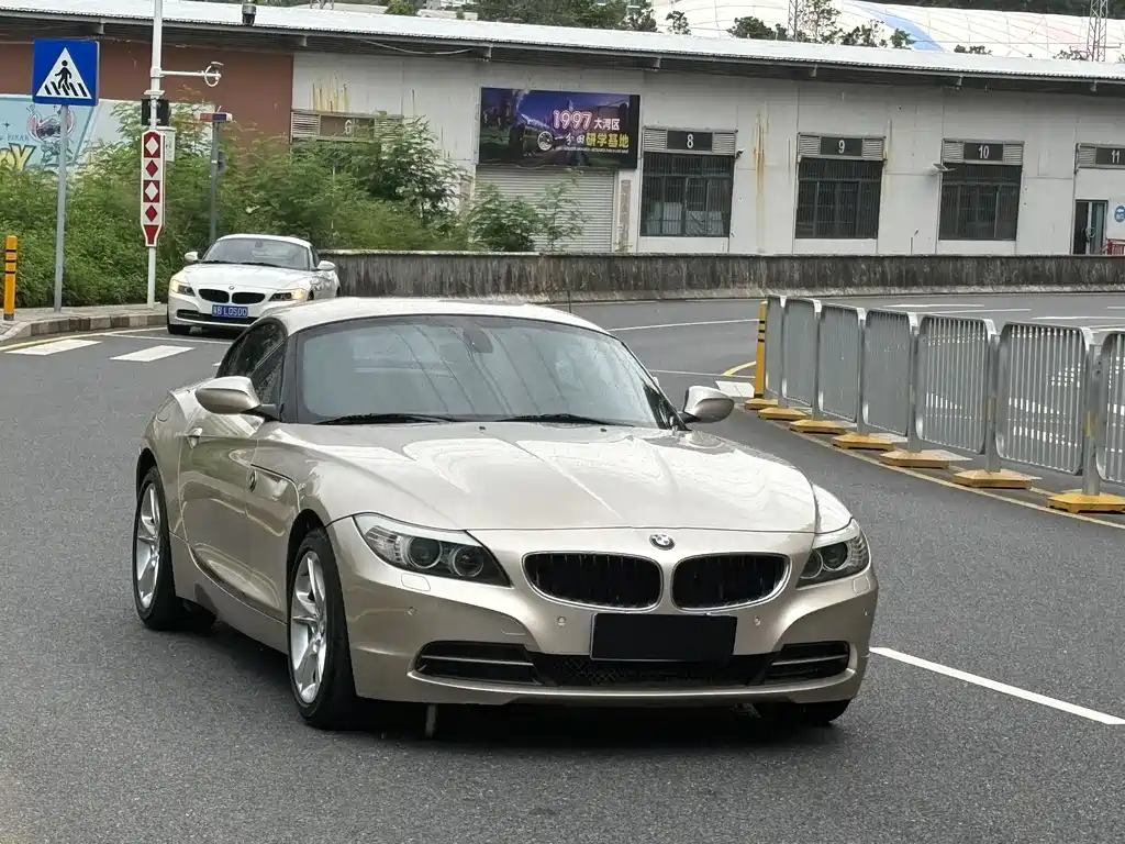 BMW Z4 2011 — фото 16