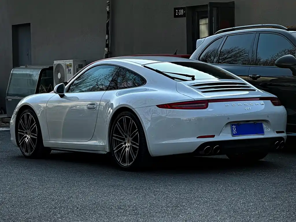 Porsche 911 2016 — фото 11