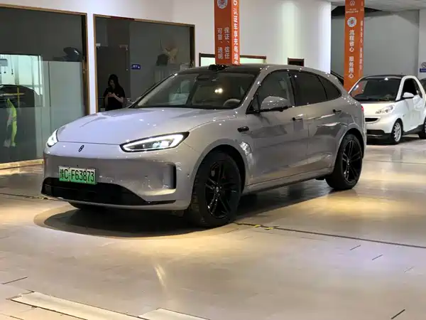 AITO M5 2025