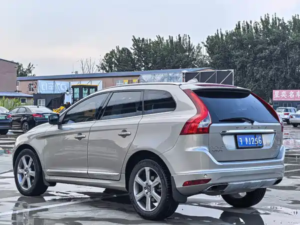 Volvo XC60 2015