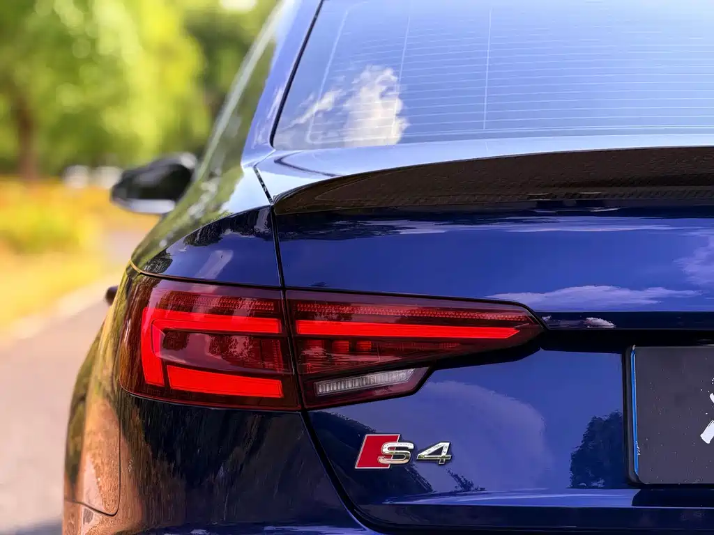 Audi S4 2018 — фото 21